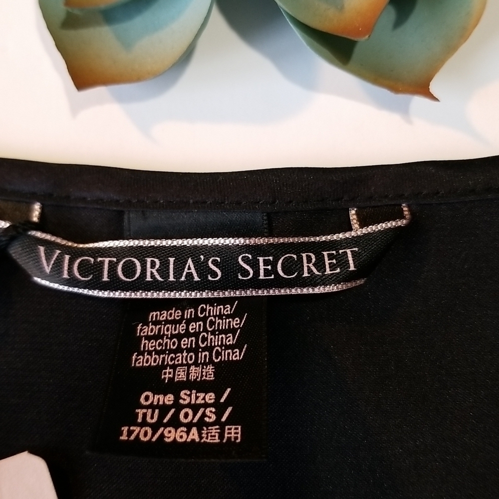 Victoria Secret Satin Robe - Picture 6 of 17